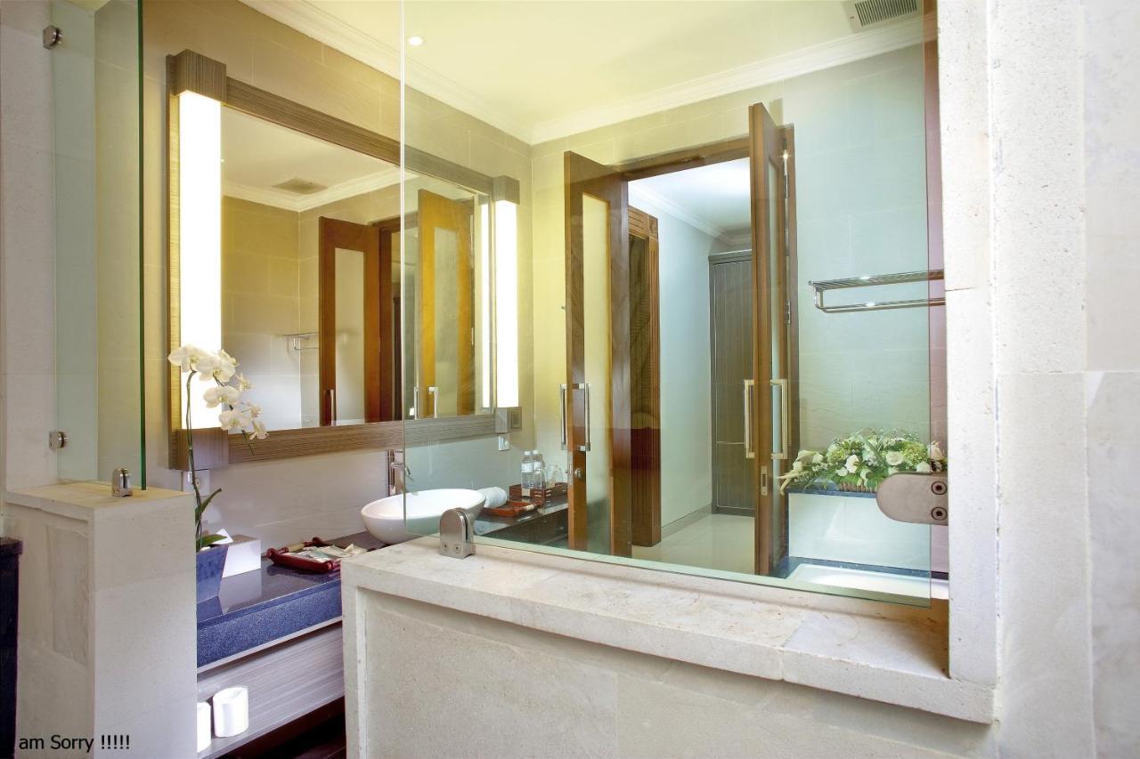 The Banyumas Suite Villa Legian Extérieur photo