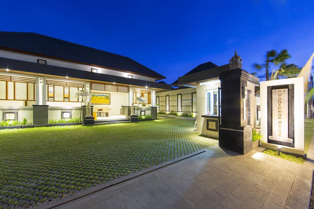 The Banyumas Suite Villa Legian Extérieur photo