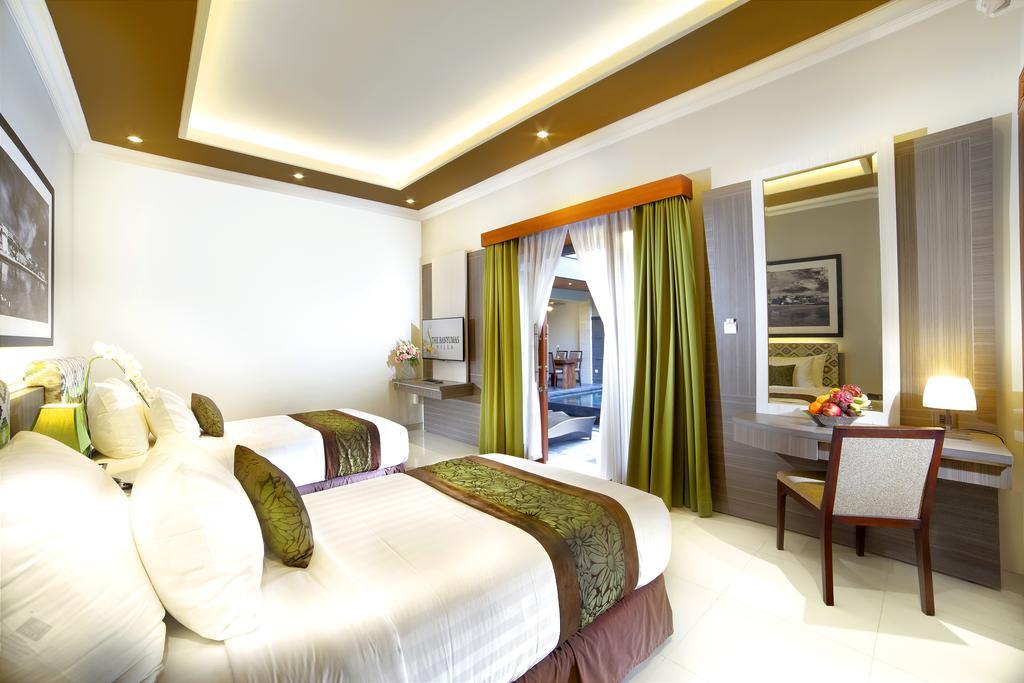 The Banyumas Suite Villa Legian Extérieur photo