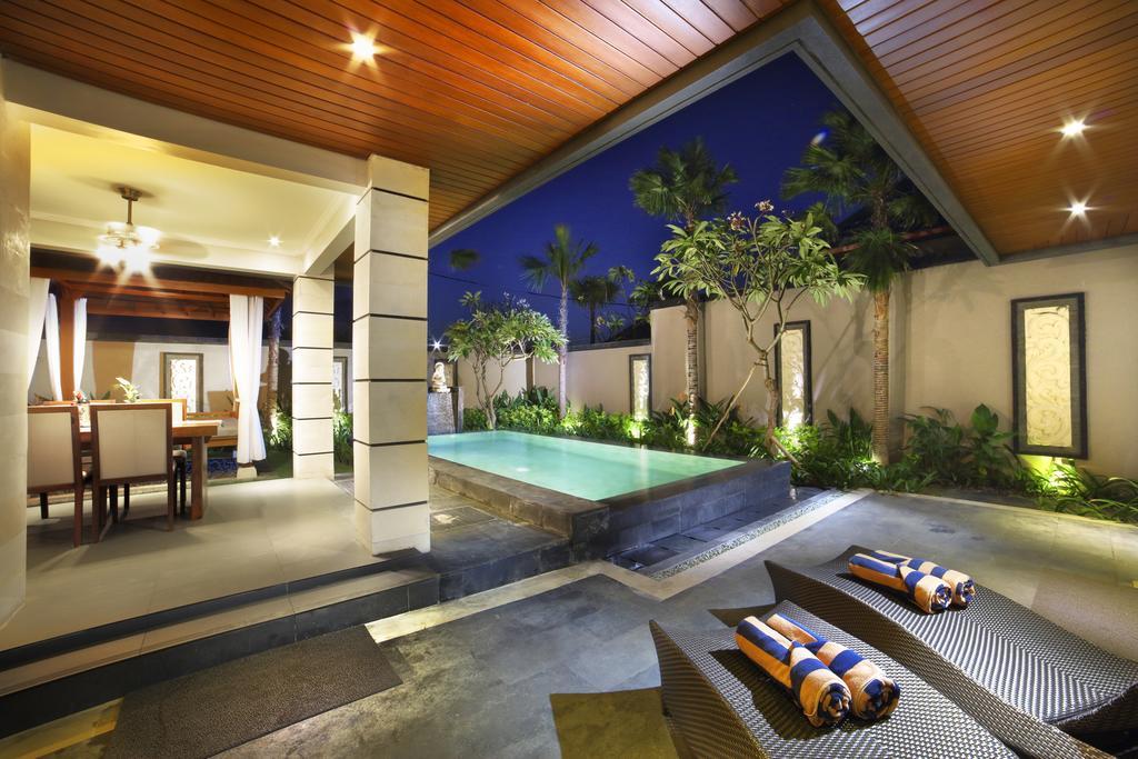 The Banyumas Suite Villa Legian Extérieur photo