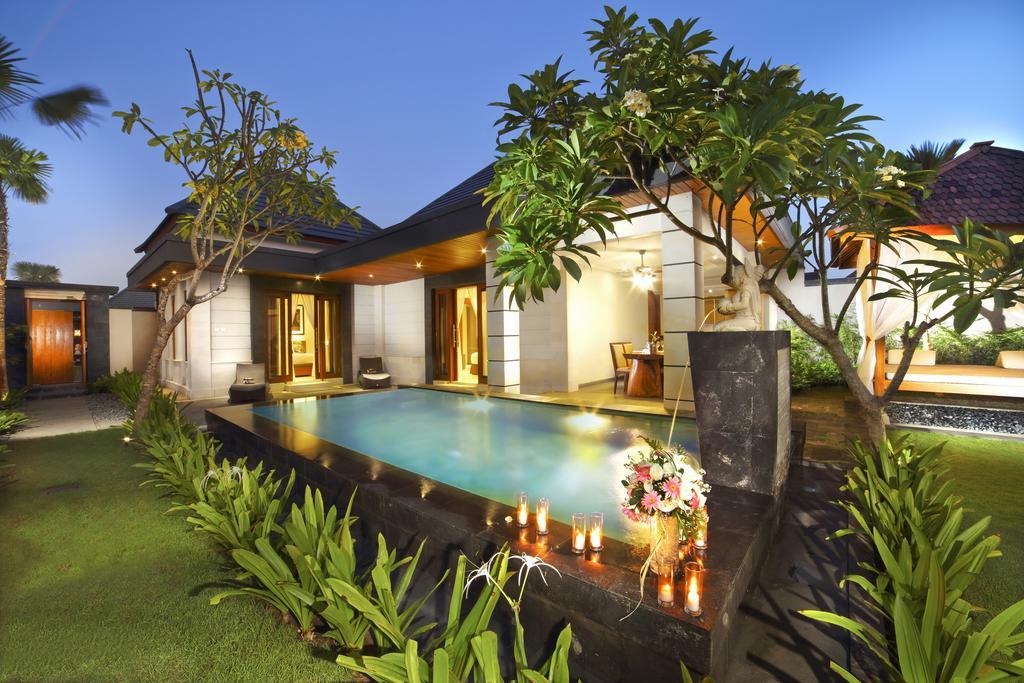 The Banyumas Suite Villa Legian Extérieur photo